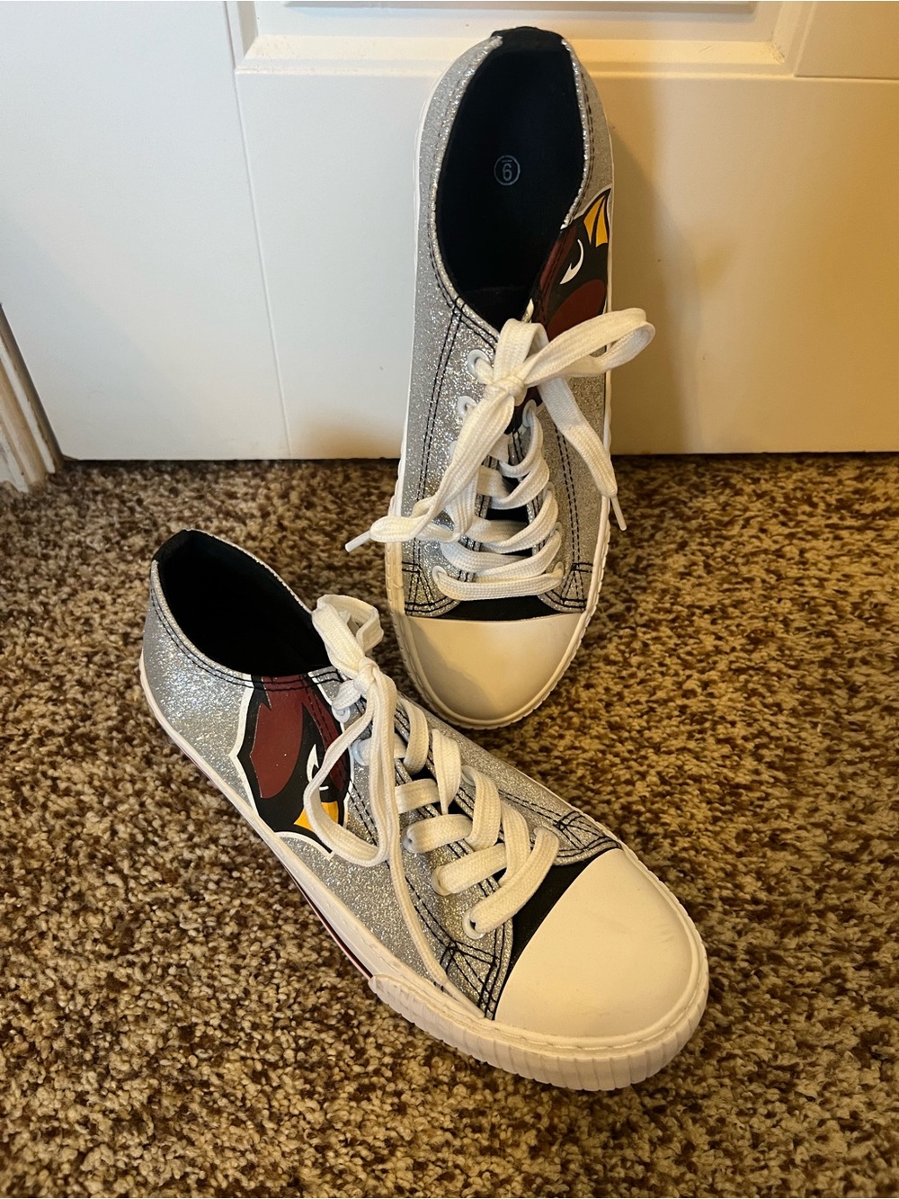 Silver Glitter Low-Top Women's Sneakers with Cardinal Graphic